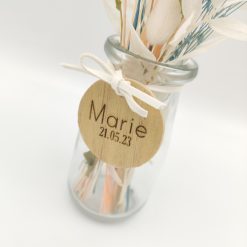 Vaasje met droogbloemen en houten label - Marie